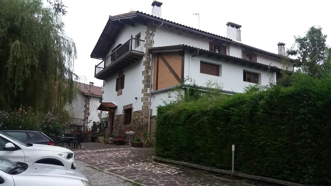 Hostal Rural Donamariako Benta Hotel Exterior photo